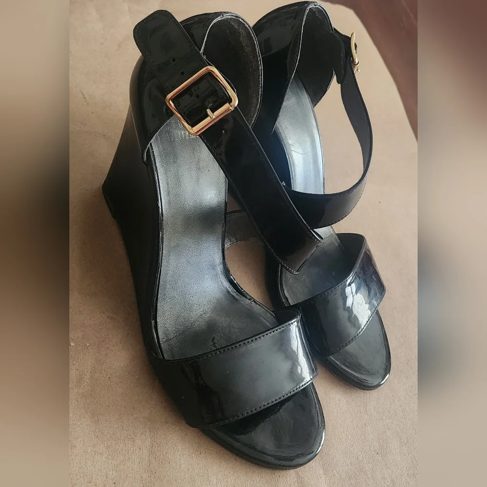Stuart‎ Weitzman Black Patent Leather Wedge Sandals With Cross Strap Sz 8 - Picture 2 of 7